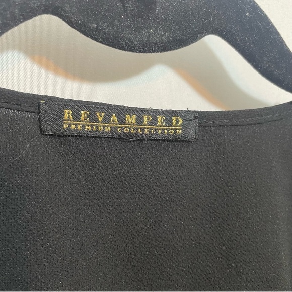 FASHION Nova Front Tie Long Sleeve V-Neck Top Premium Collection | Black - Picture 4 of 5